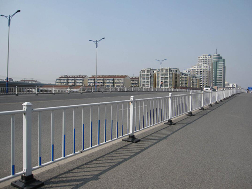 道路護欄.jpg